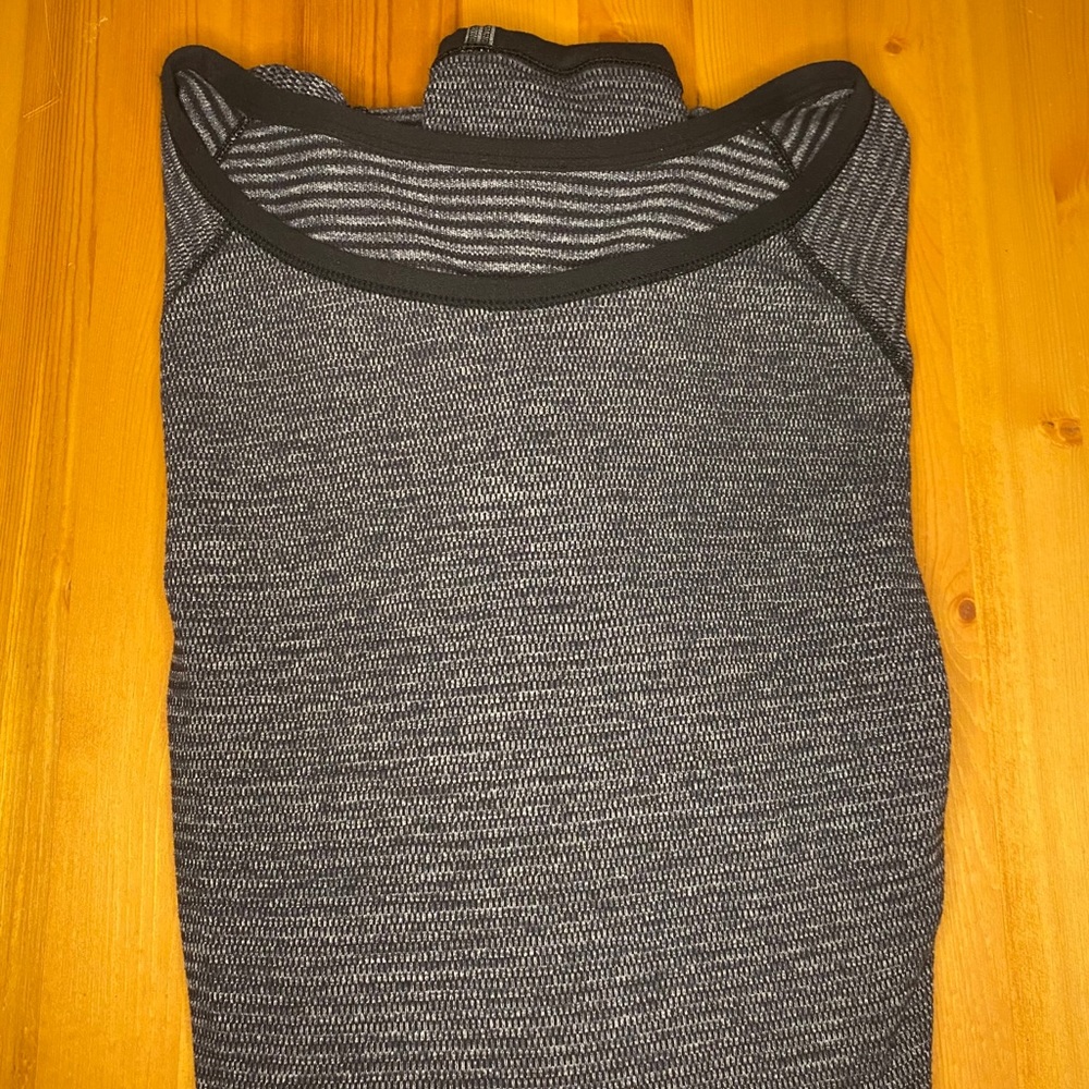 Womens Lululemon Reversible Long Sleeve size 10